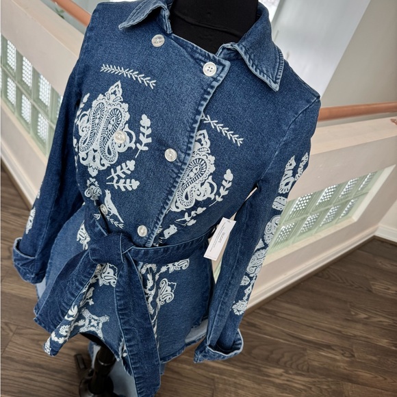 Venus Embroidered Denim Jacket - Picture 5 of 7